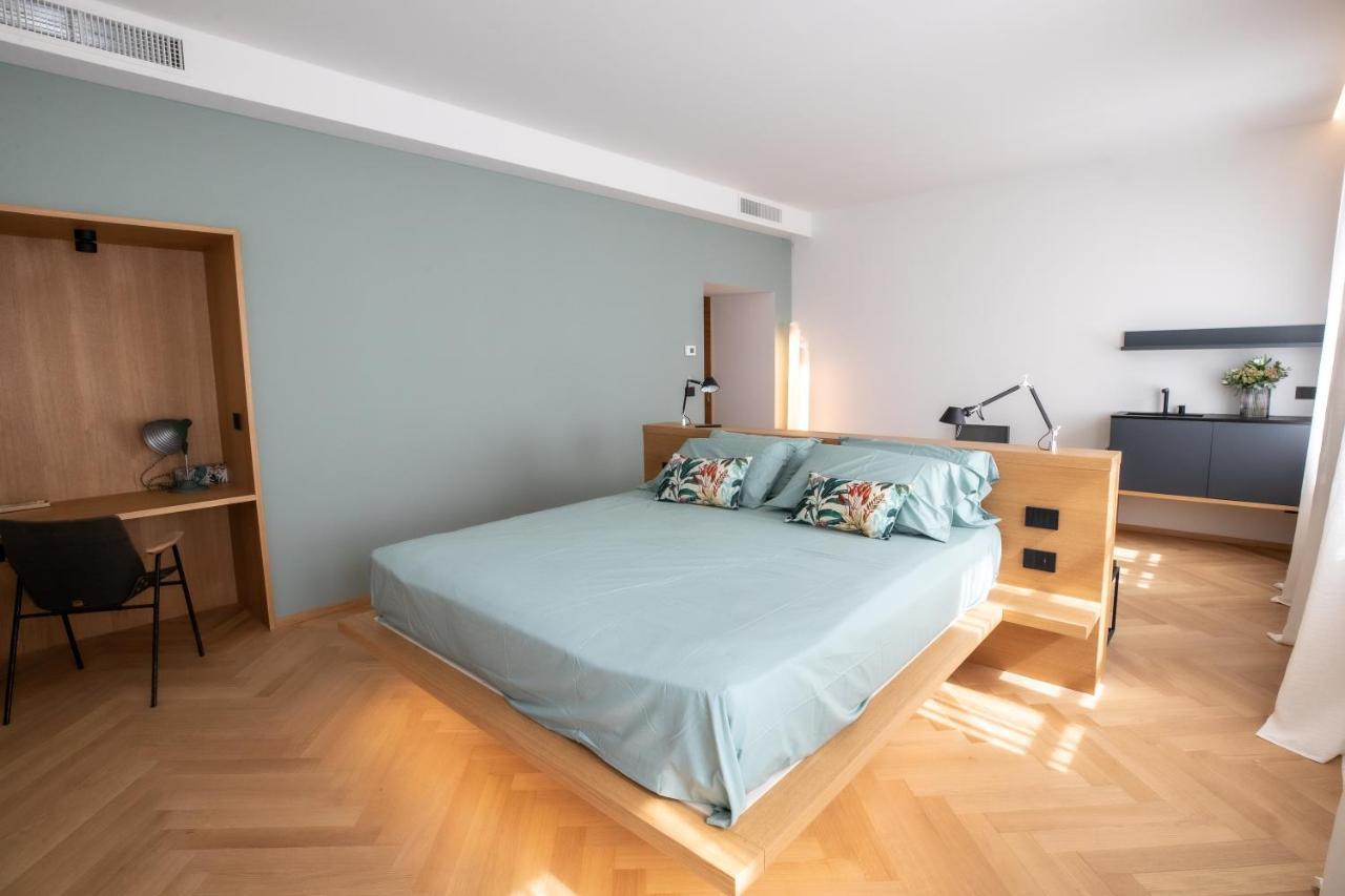 S1 Luxury Suites And Rooms Trieste Bagian luar foto